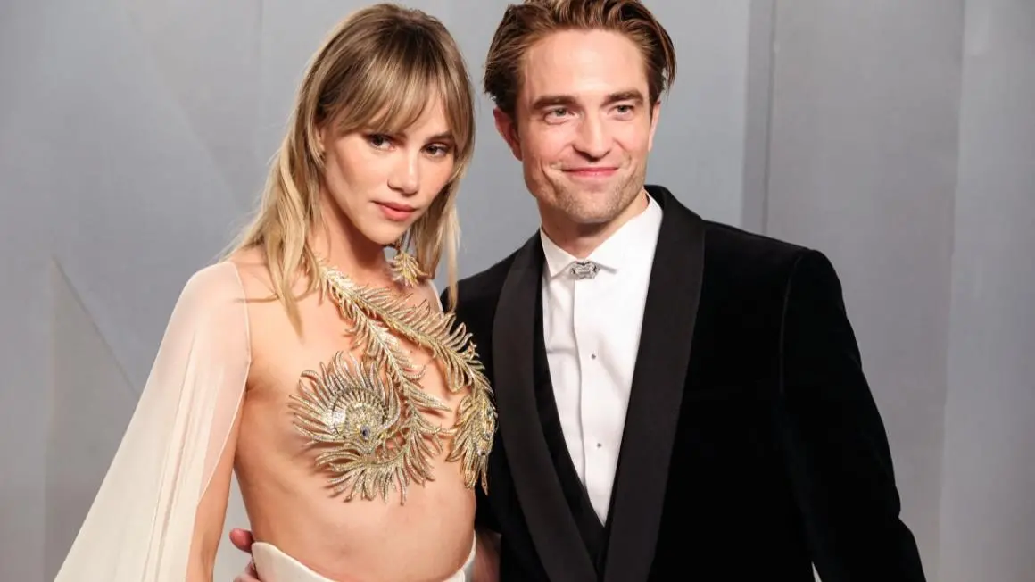 En couple depuis huit ans avec Robert Pattinson, Suki Waterhouse révèle n'avoir jamais vu «Twilight»